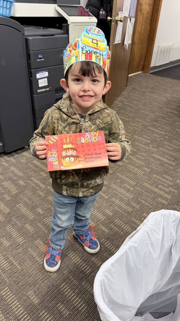 We are so proud of these kids for meeting their reading goals! 📚✨