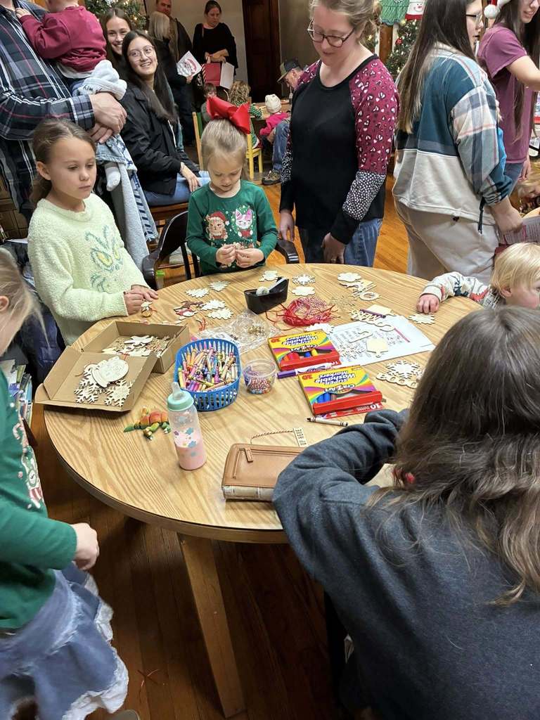 We are so blessed to have Mrs. Jenny! 💛 She pours her heart into making sure our littles have the best opportunities to learn, grow, and have fun! ✨ Did you know? Our Parents as Teachers (PAT) program is available for families with children under age 5. PAT supports early learning, school readiness, and strong family connections through fun, engaging activities and resources. If you know a kiddo under 5 who isn’t part of our Parents as Teachers program yet, we would LOVE to connect with them! 📞 Contact Mrs. Mitchell or call the school for more information. Let’s give our youngest learners the best start possible—because learning starts early and should always be fun! 🌟📚