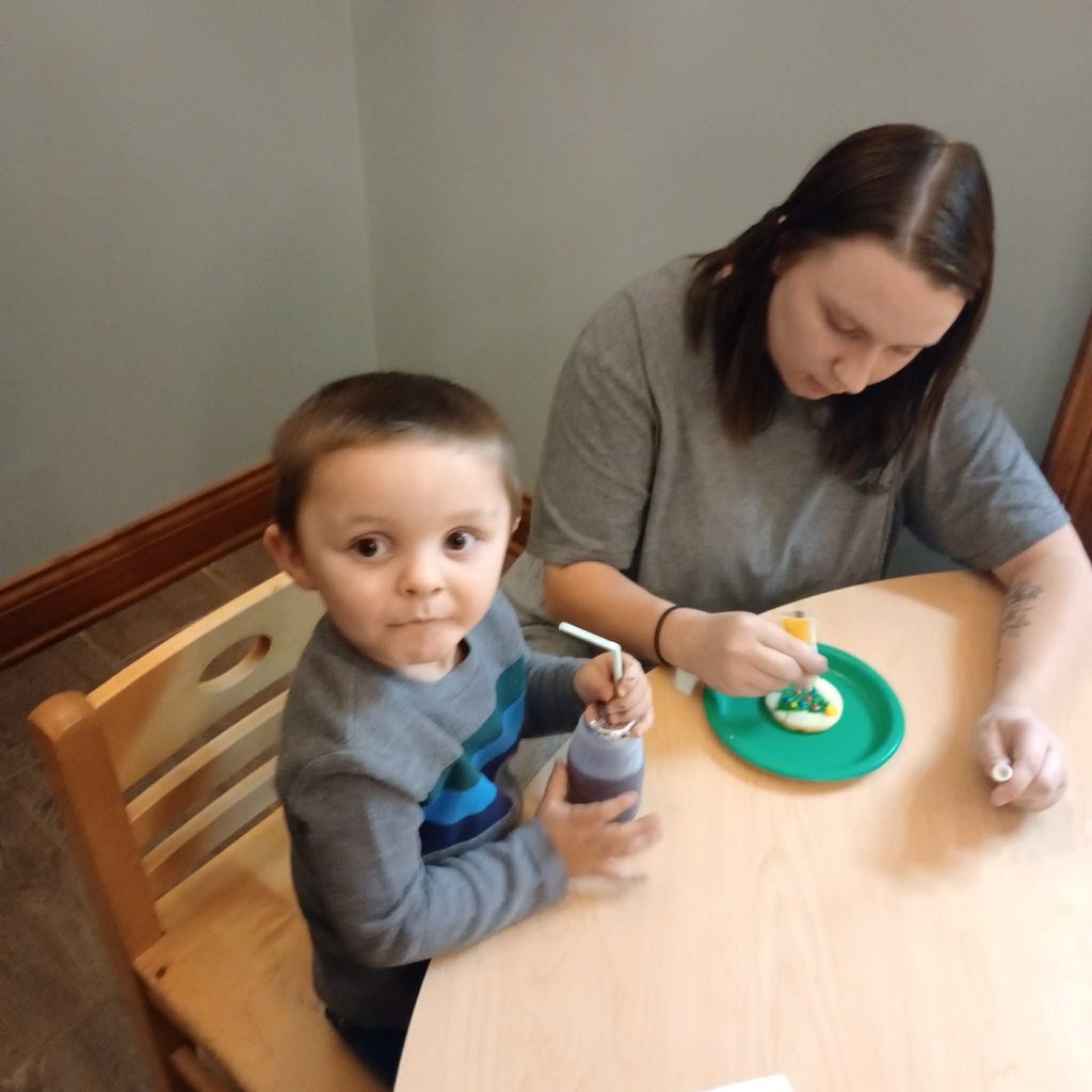 We are so blessed to have Mrs. Jenny! 💛 She pours her heart into making sure our littles have the best opportunities to learn, grow, and have fun! ✨ Did you know? Our Parents as Teachers (PAT) program is available for families with children under age 5. PAT supports early learning, school readiness, and strong family connections through fun, engaging activities and resources. If you know a kiddo under 5 who isn’t part of our Parents as Teachers program yet, we would LOVE to connect with them! 📞 Contact Mrs. Mitchell or call the school for more information. Let’s give our youngest learners the best start possible—because learning starts early and should always be fun! 🌟📚