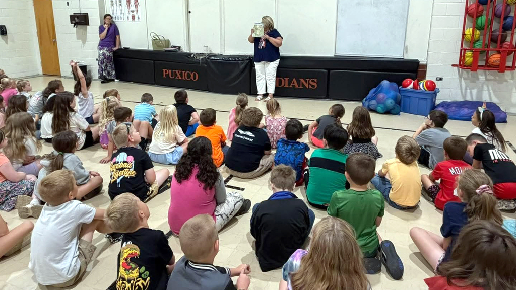 Students learning about Flag Day.