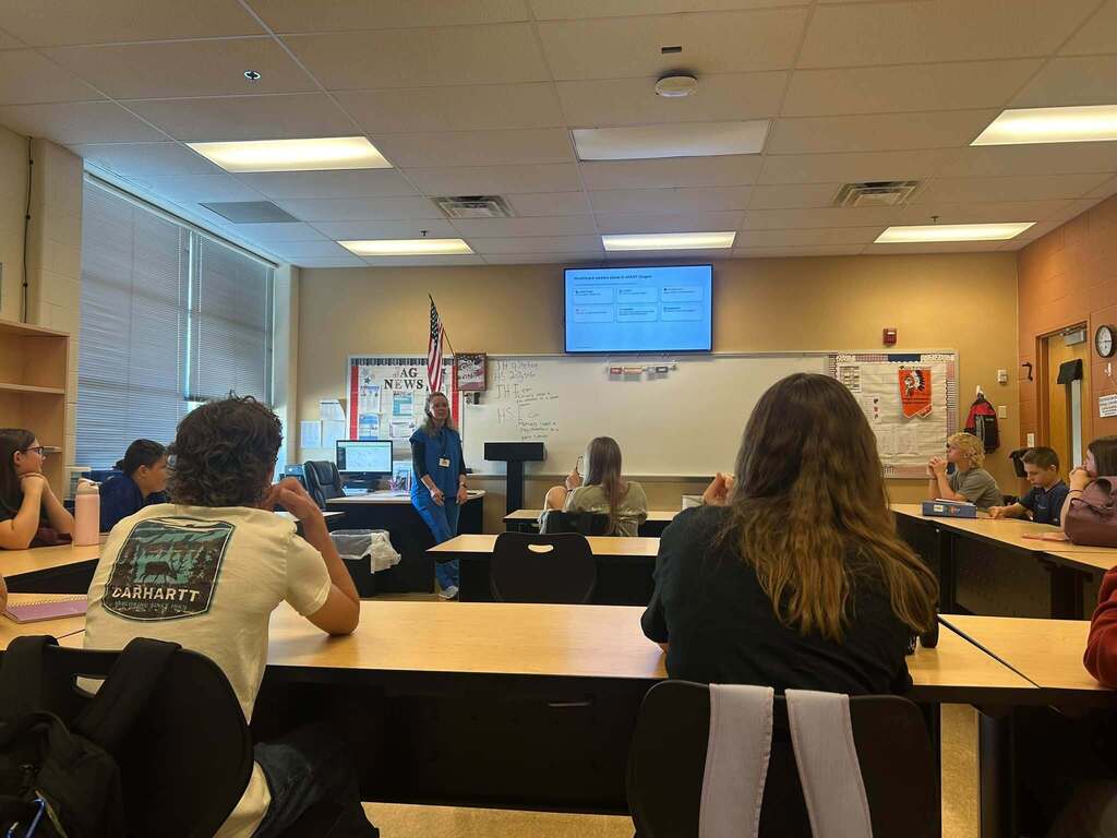 Today, JAG students got to hear from Ashley Lepold, Director Nursing Administration at Poplar Bluff Regional Medical Center. Mrs. Lepold informed students of the various careers within the hospital setting, from nursing, to surgery, to hospitality, to technology. Students learned that healthcare is not limited to just becoming a doctor or nurse; it also isn’t limited to one single education or certification pathway. We are thankful for Mrs. Lepold’s knowledge and willingness to visit our classroom!