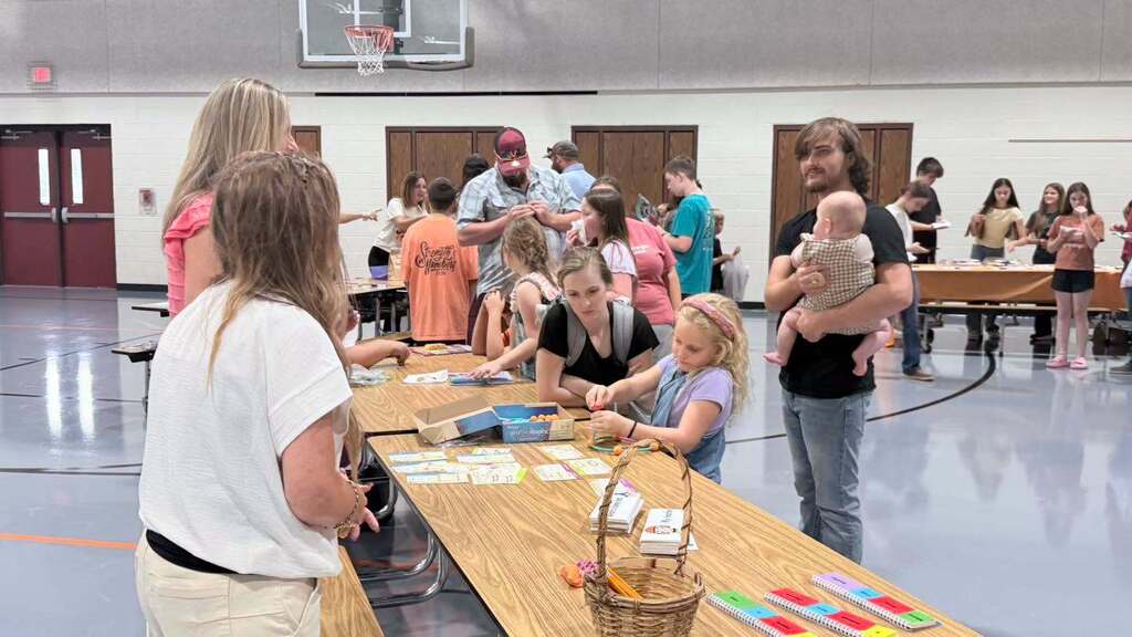 📚🧡 What a wonderful night at Puxico Elementary! 🖤📚 Our Title I Informational Meeting & Book Fair Family Night was a complete success! We had so much fun visiting with our families, sharing information about our Title I program, and watching our students get excited about BOOKS