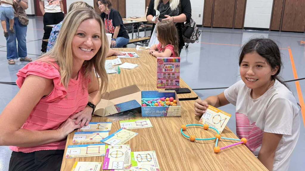 📚🧡 What a wonderful night at Puxico Elementary! 🖤📚 Our Title I Informational Meeting & Book Fair Family Night was a complete success! We had so much fun visiting with our families, sharing information about our Title I program, and watching our students get excited about BOOKS