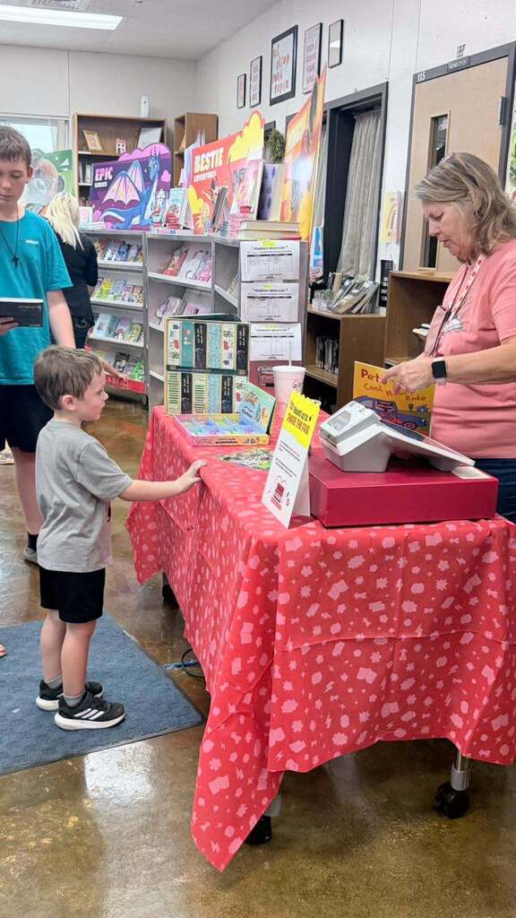 📚🧡 What a wonderful night at Puxico Elementary! 🖤📚 Our Title I Informational Meeting & Book Fair Family Night was a complete success! We had so much fun visiting with our families, sharing information about our Title I program, and watching our students get excited about BOOKS