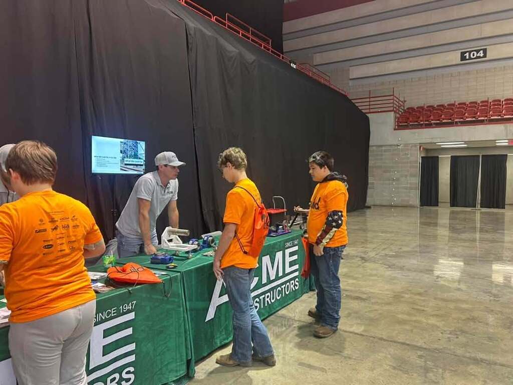 Today, October 13, students participated in Build My Future at the Show Me Center in Cape Girardeau, MO!  Students got to meet with employers around the state of Missouri in a multitude of career fields. They also participated in several simulations of what employees in fields such as welding, construction, and heavy machinery do on a daily basis!  It was an amazing day of learning, fellowship, and career exploration!