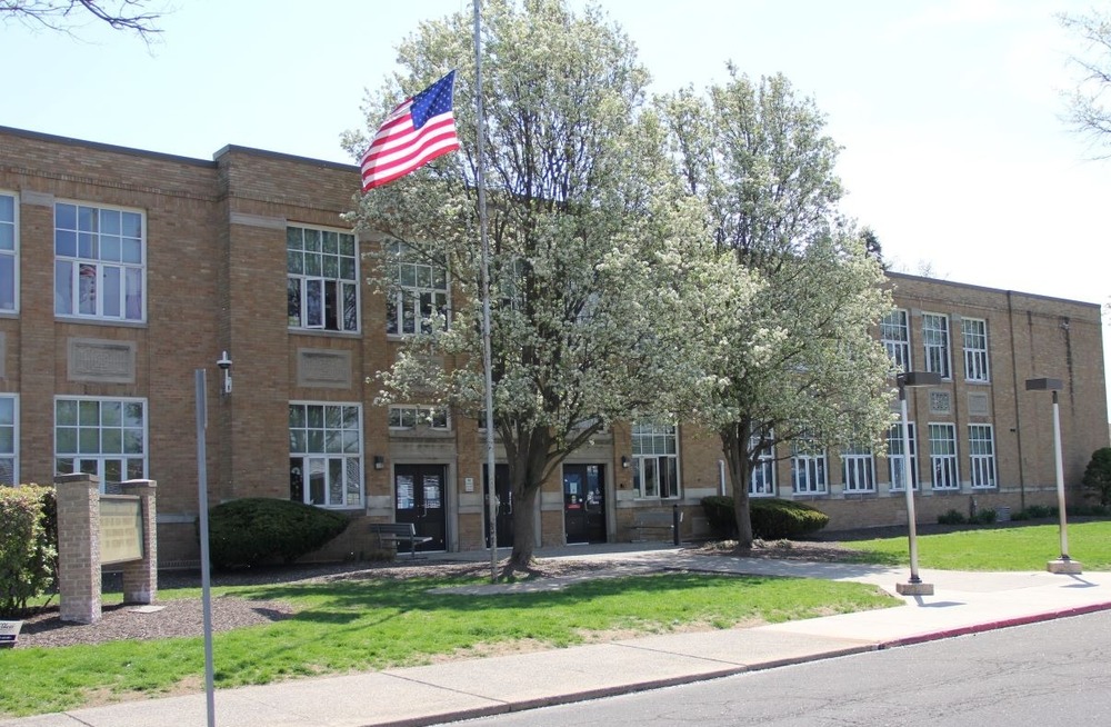 Photo of the front of Quakertown Elementary