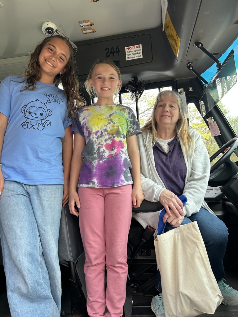 WE LOVE OUR QE BUS DRIVERS & AIDES!  On Tuesday, April 28th, members of the QE 5th Grade Leadership Squad surprised our amazing bus drivers and aides with a goodie bag to celebrate and thank them for all they do! Happy School Bus Driver Appreciation Day, and great job Leadership Squad! 🩵
