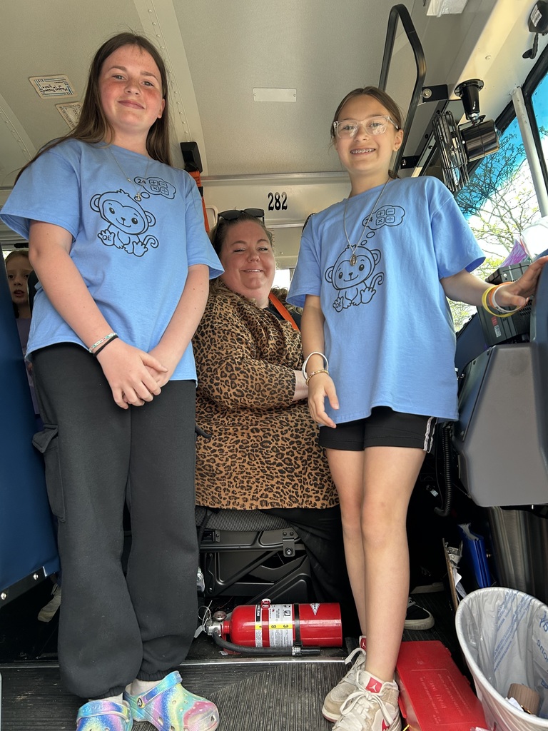 WE LOVE OUR QE BUS DRIVERS & AIDES!  On Tuesday, April 28th, members of the QE 5th Grade Leadership Squad surprised our amazing bus drivers and aides with a goodie bag to celebrate and thank them for all they do! Happy School Bus Driver Appreciation Day, and great job Leadership Squad! 🩵