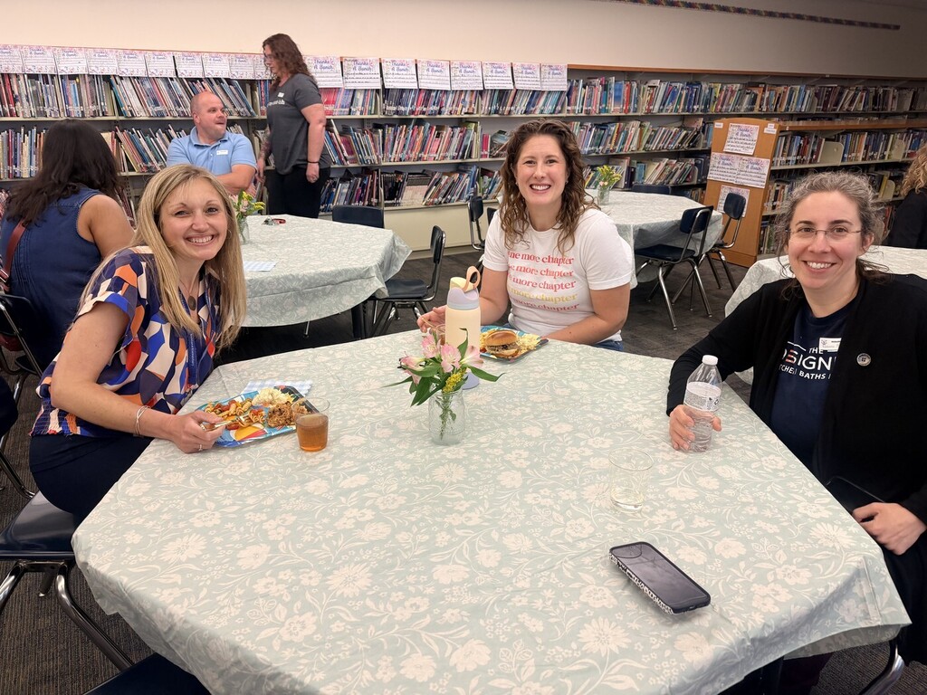 Volunteers smile at the Richland Volunteer Luncheon 