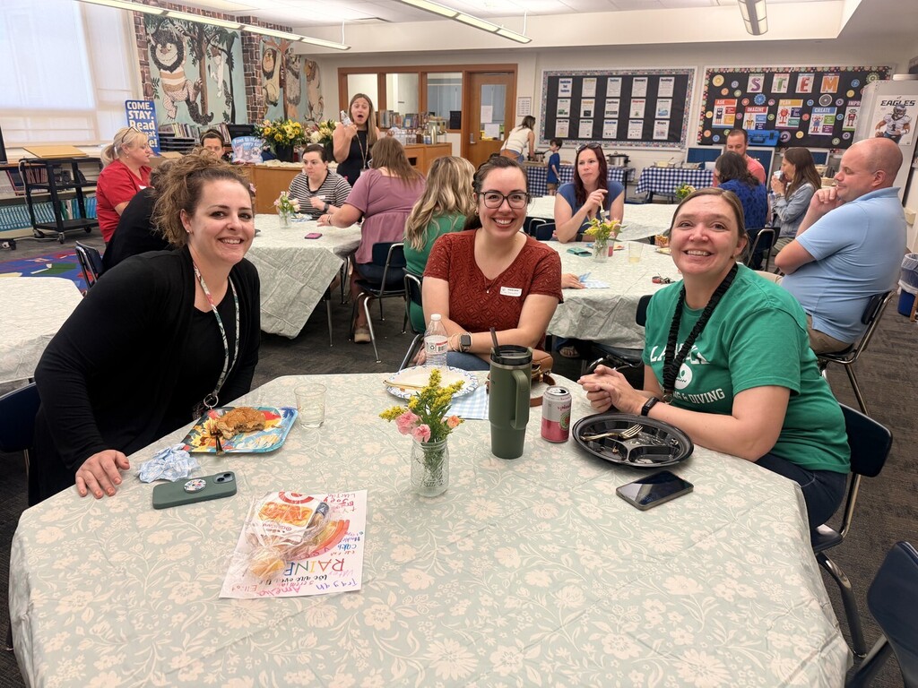Volunteers smile at the Richland Volunteer Luncheon 