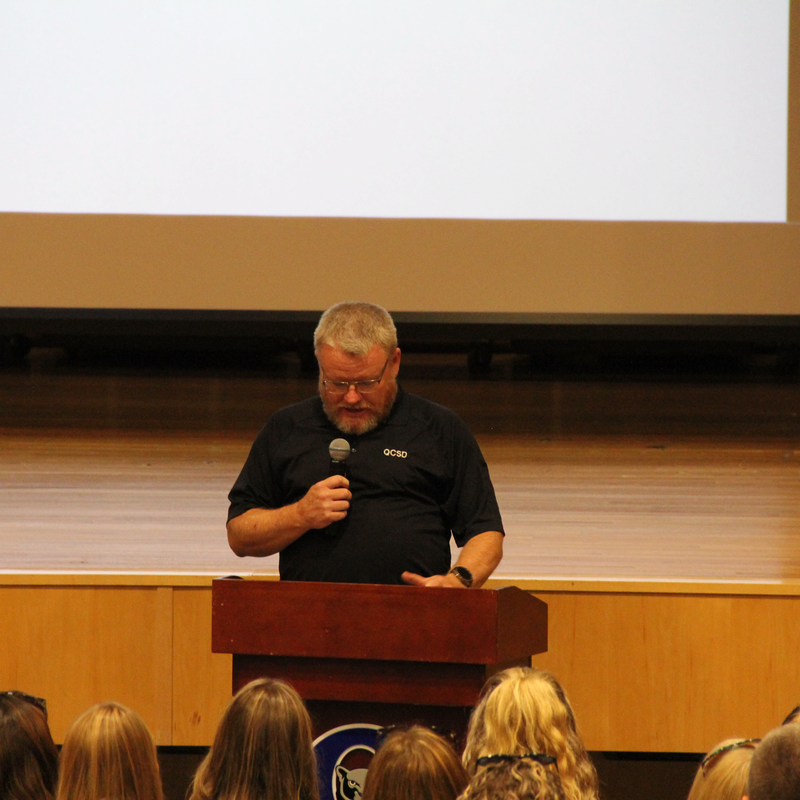 Kevin Palmer talking to the crowd