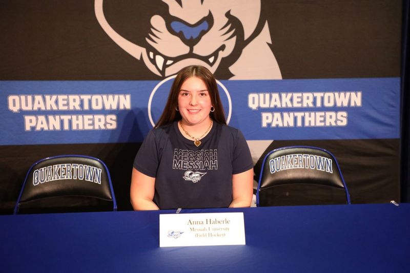 Anna Haberle – Playing Field Hockey at Messiah University