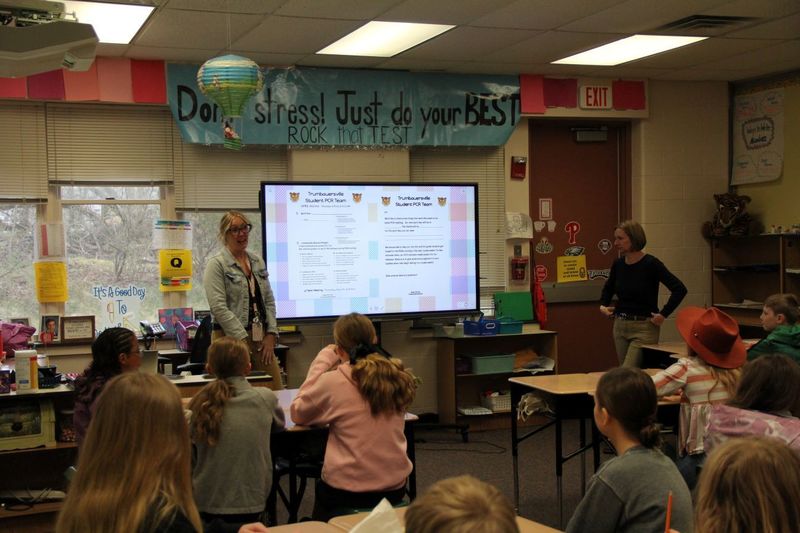 Teachers discuss with the PCR Committee how they can support their classmates.