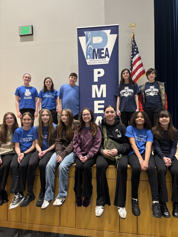 Sixth Grade Center Student Singers performing at PEMA 