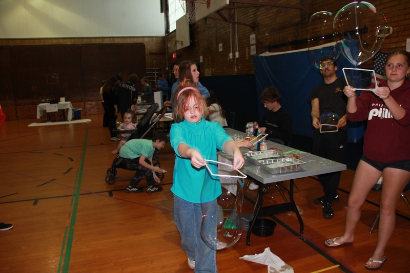 Student makes huge bubble