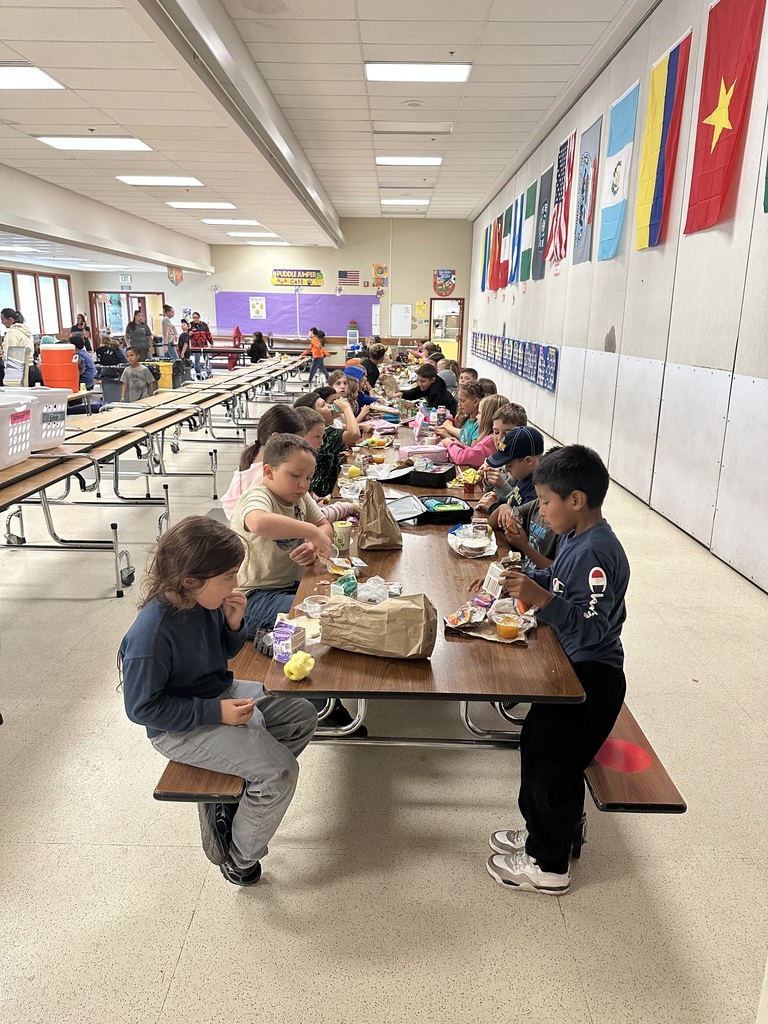 3rd graders enjoying lunch