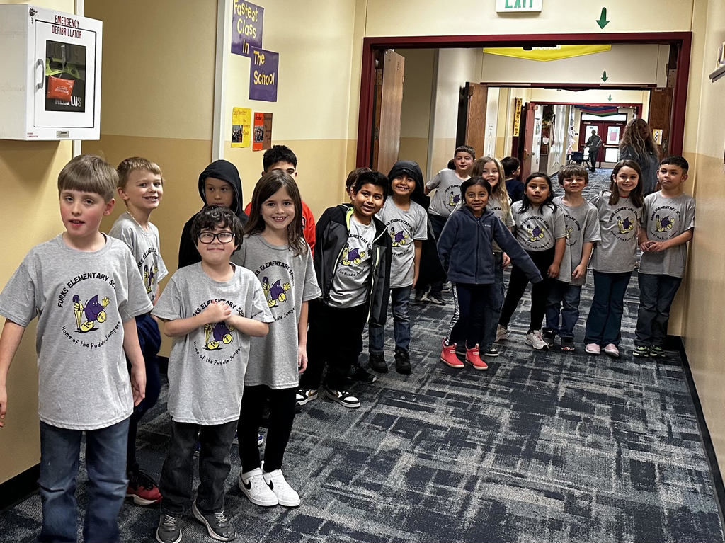Ms. Gagnon's 2nd grade class in their new Puddle Jumper shirts!