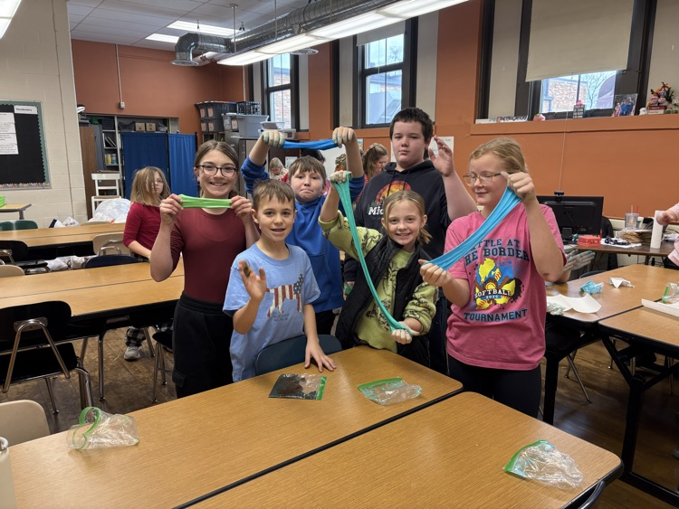 5th graders making slime 