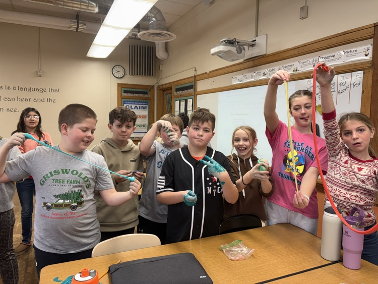 5th graders making slime 