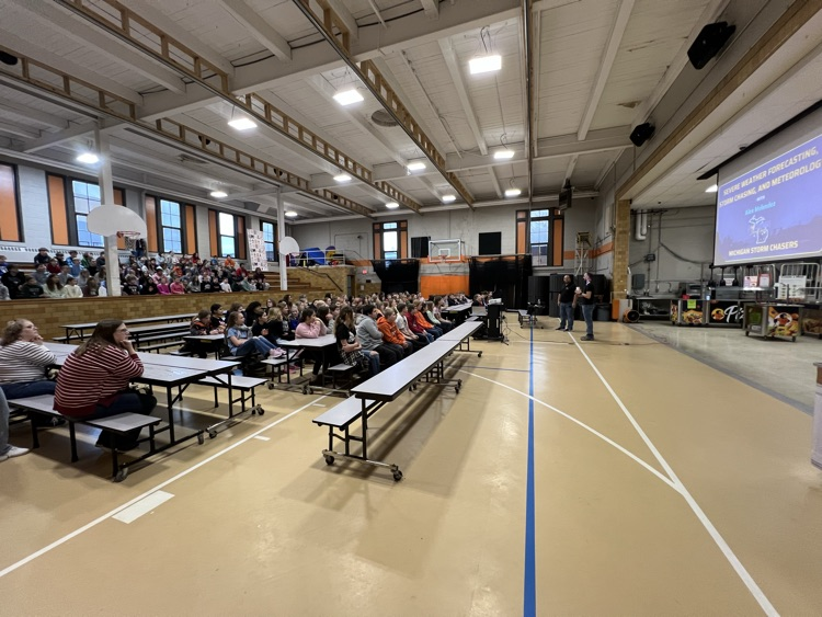 QMS students learning from Alex from the Michigan Storm Chasers