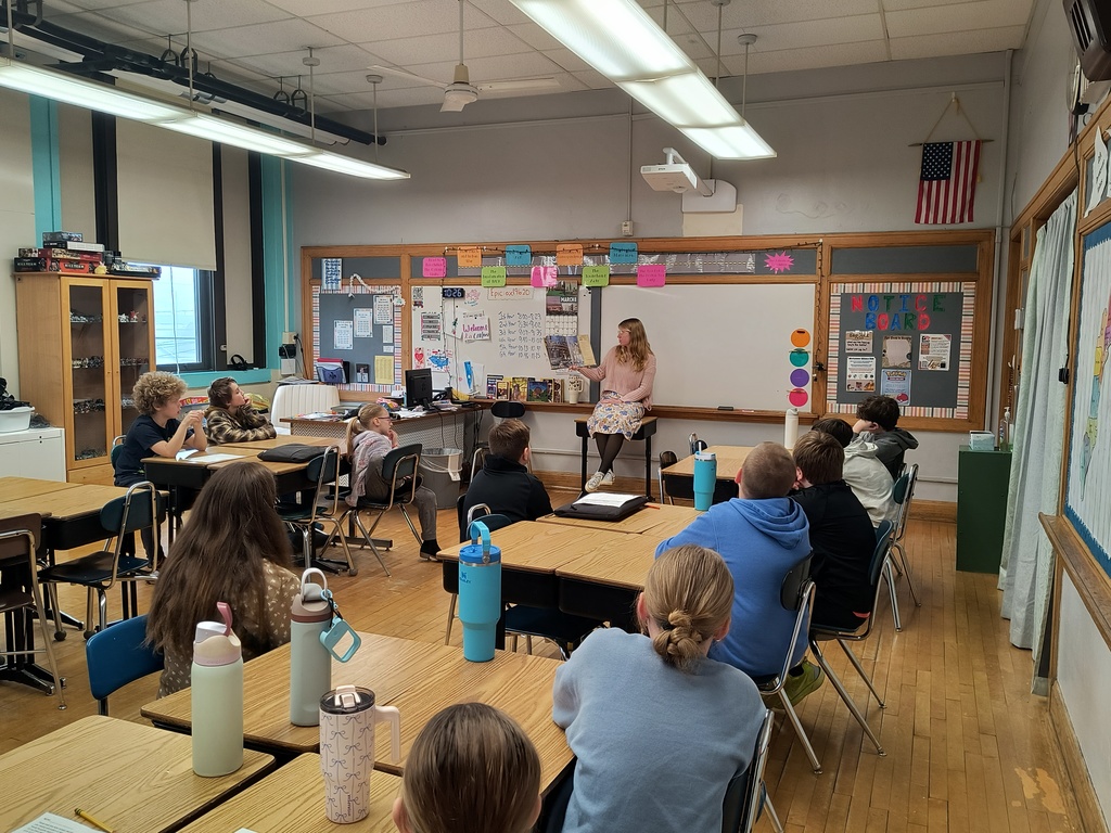 5th graders learning from Ms. Liz from the Homer Public Library