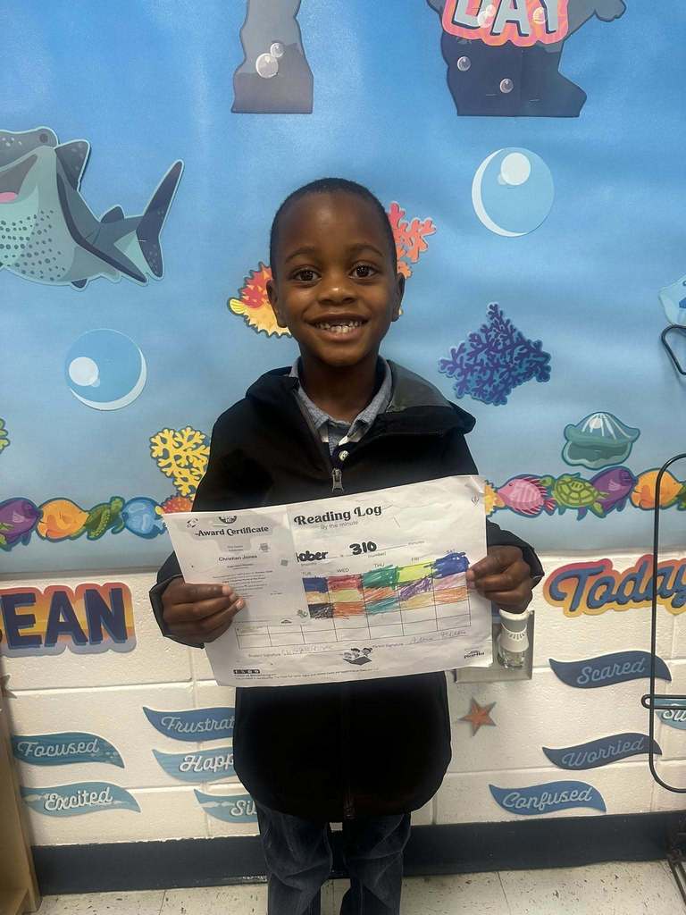 Group of students smiling for group photo