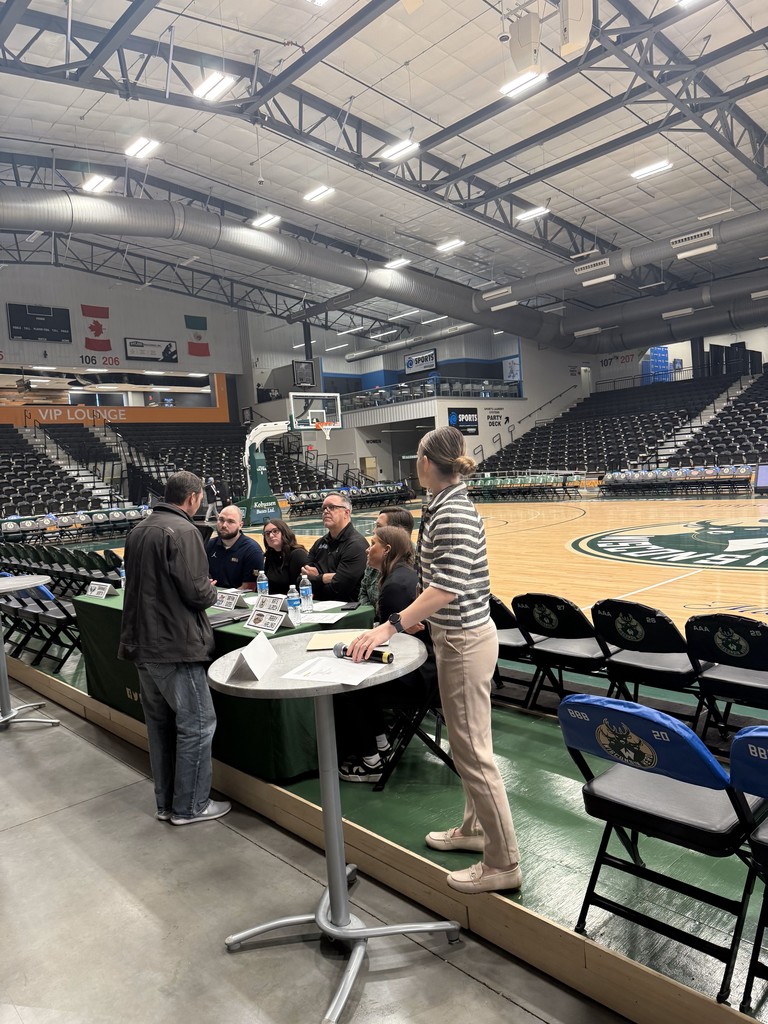 Yesterday, students in the Marketing Pathway joined Mr. Mantuano at the Wisconsin Herd High School Pro Sports Career Day in Oshkosh. Some of the many activities at the event included the opportunity to participate in a panel with Wisconsin sports professionals who specialize in marketing, sales, entertainment, operations, communications, a Q&A with industry experts, and a behind-the-scenes arena tour before getting autographs courtside while watching Herd players warm up.