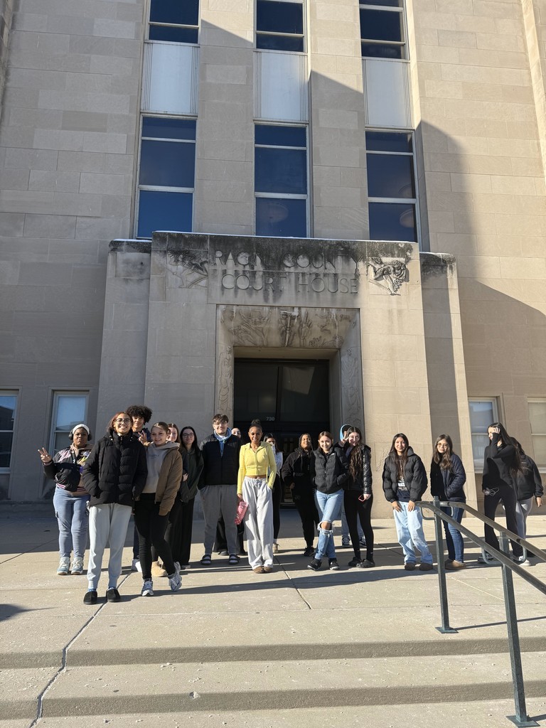 On Thursday December 4th, the Park High School Business Law class visited the Racine Courthouse to view a mock trial presented by Assistant District Attorney Chris Steenrod and presided by Judge Timothy Boyle.  The students were able to see the lawyers address real evidence and argue both sides to an actual case in front of the court. #onthehunt #collegeandcareerready #letseat #PantherPride 