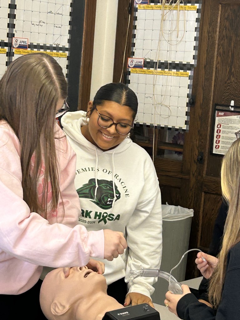 On Friday the 5th, Park had presenters in their final year of the Doctoral Nurse Anesthesia Program at Marquette University.  A requirement of this program is the completion of a project that involves marketing the program/career to high school students.  👩‍🔬Park Health Service students received a presentation on related careers and hands on demos with mannequins, anesthesia tools, blazes, tubes to intubate and masking skills. Our students loved this opportunity! #collegeandcareerready #onthehunt #letseat #pantherpride