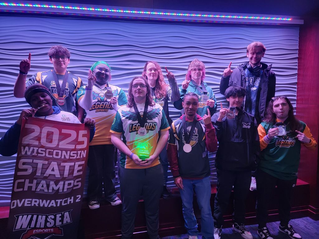 Group photo of Case's 2025 State Champs for Overwatch 2.