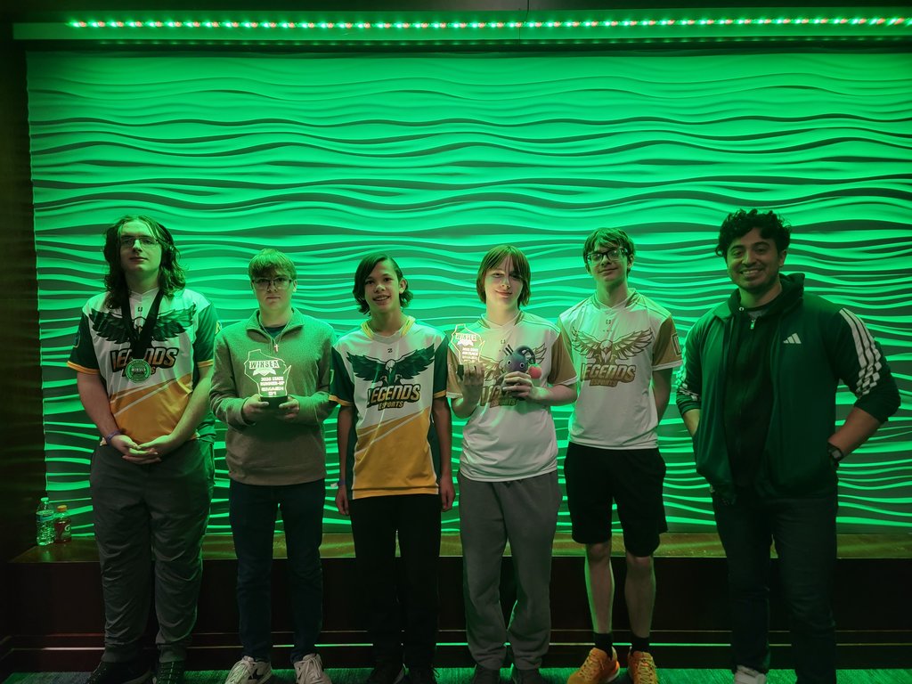 Group photo of Case's 2025 second place finishers for D1 Smash Bros.