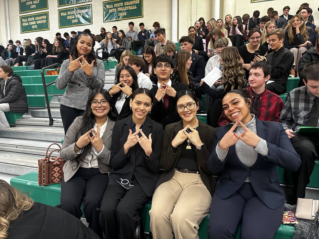 Over the weekend, Park DECA students competed at Case High School in the District 6 DECA Competition, showcasing their skills across various marketing disciplines. The competition included a written exam and two role-play events. #onthehunt #PantherPride #letseat #DECA #collegeandcareerready  Congratulations to the following medalists: Ignacio Tellez – Business Law and Ethics, Written Test Medalist� Jaxalen Campos-Ruiz and Amaya Ledesma – Travel and Tourism, Role Play 2 Medalists and Finalists Samarra Heredia – Business Services Marketing, Role Play 2 Medalist