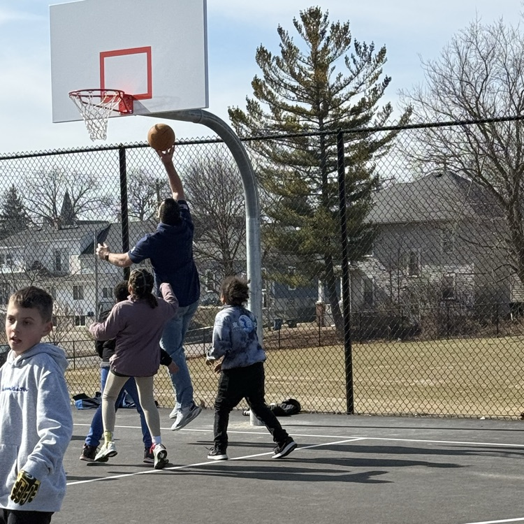Marcus Hanel shooting a layup