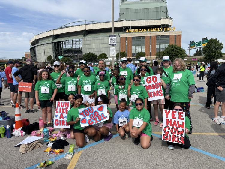 Girls on the run team photo