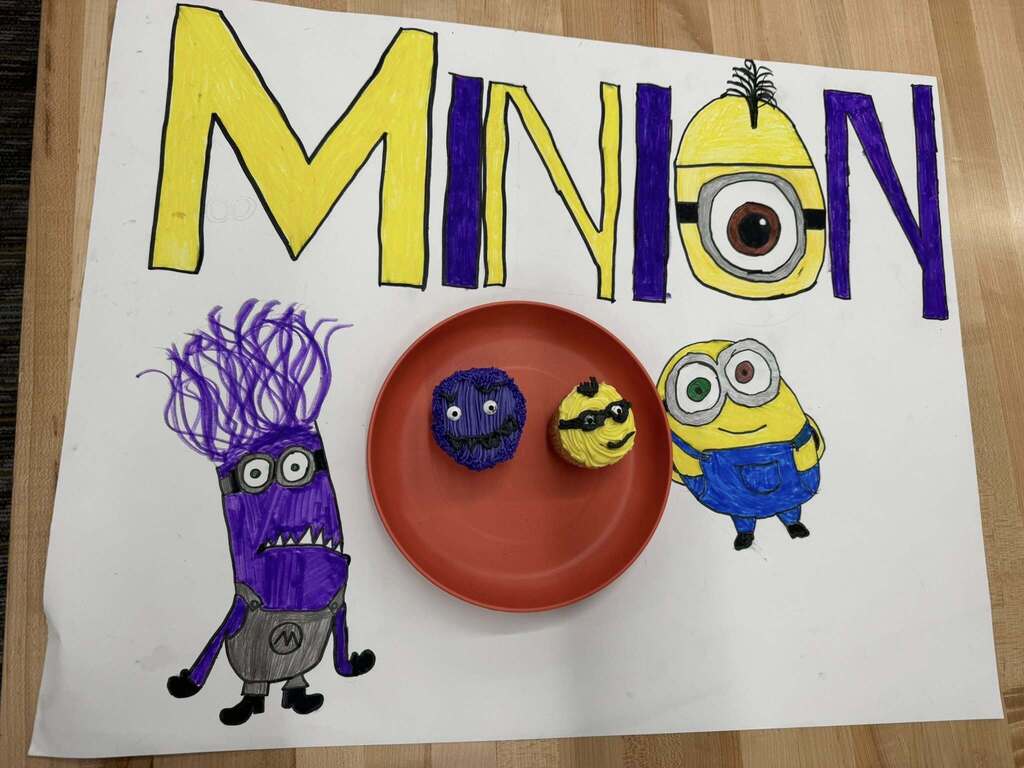 Minions themed cupcakes