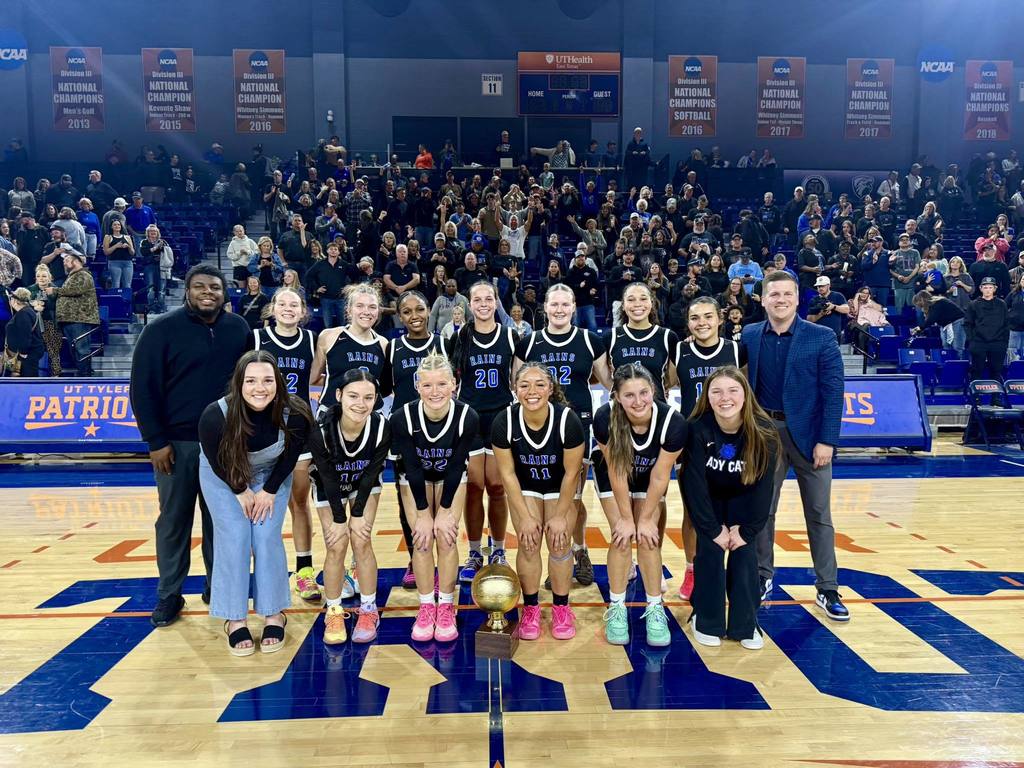 Lady Cat Basketball beat Mineola and come out with a WIN and advance to the Regional FINAL. 