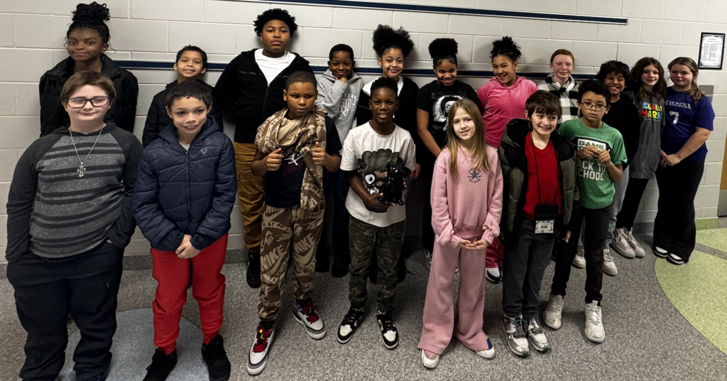 Mrs. Osborne's 5th Grade Students posing for a picture