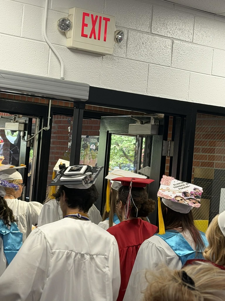 Liberty's Seniors whom attended Clear Fork Elementary School leaving forever into the world. 