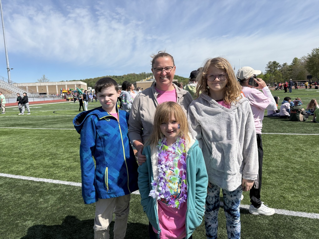 Mrs. Cangemi, Kevin, Kaelynn, and Adelynn at the No Limits Invitational. 