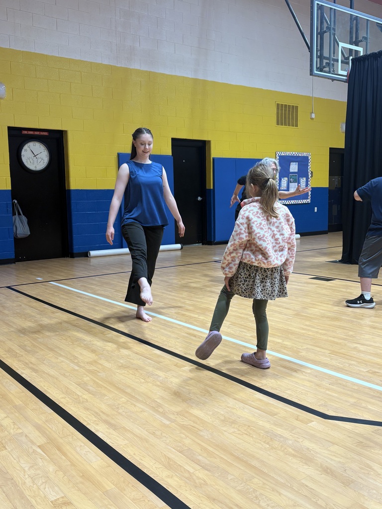 Clear Fork Student mirroring the dancers during performance. 