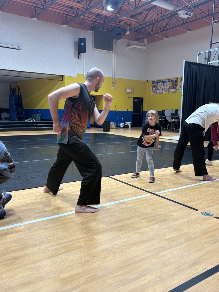 Clear Fork Student mirroring the dancers during performance. 