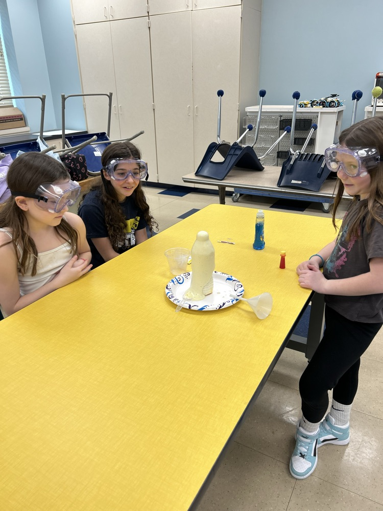 STEM Starters Club group doing elephants toothpaste experiment