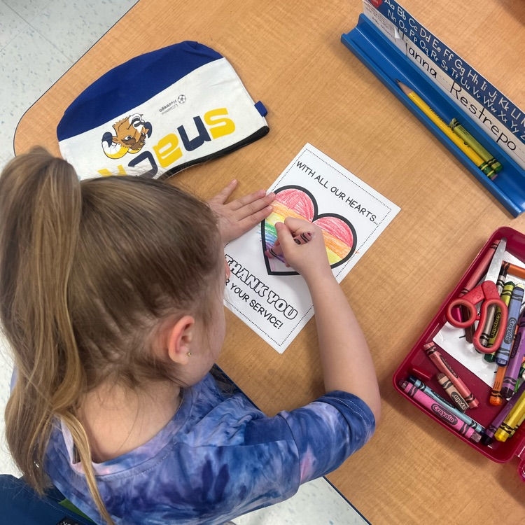 ❤️ Little hands, big hearts! Kindergarteners at Tisdale made Valentines cards to thank our veterans for their service🇺🇸💌