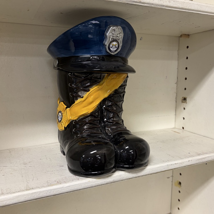 911