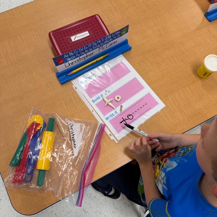 Little hands, big learning! 💕✨ Our kindergarten friends in Miss Pontones’ class are having so much fun building sight words with play dough! 🧡📚 