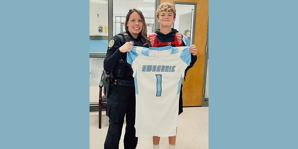 UR student honors SRO officer with jersey