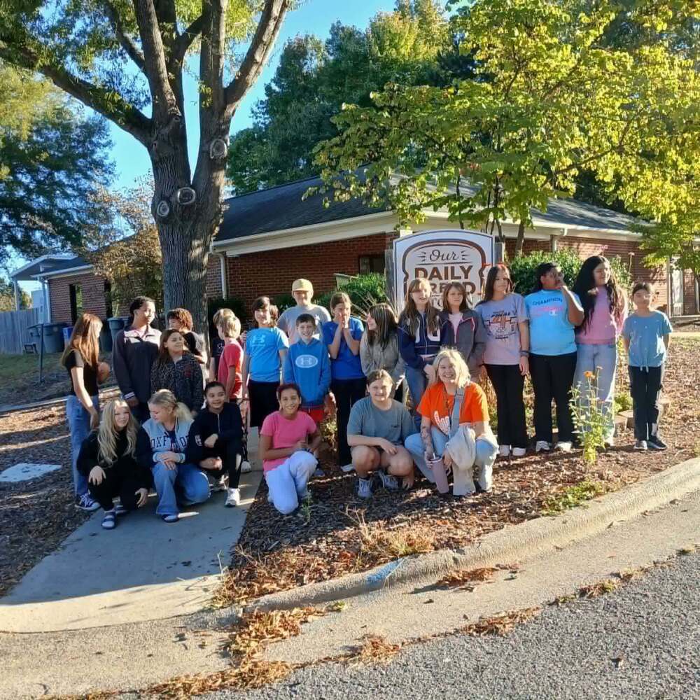 SERMS Students Serve Up Kindness at Our Daily Bread Kitchen
