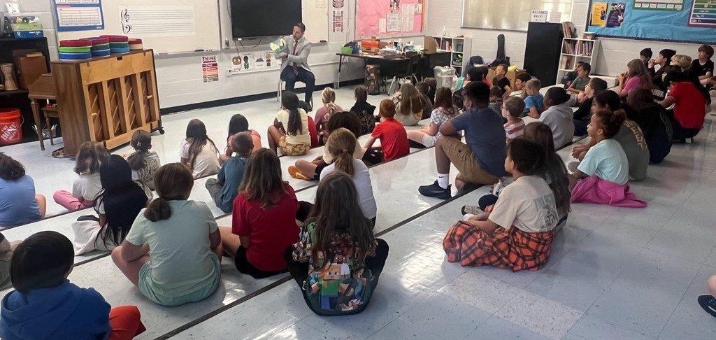 On September 24, Grays Chapel Elementary welcomed Anthony Grosch, RCSS Executive Director of Administrative Services for Students and Driver Education, who read to fourth-grade students as part of the district’s Leadership Reads program. RCSS leaders help inspire young readers and support literacy in the classroom.