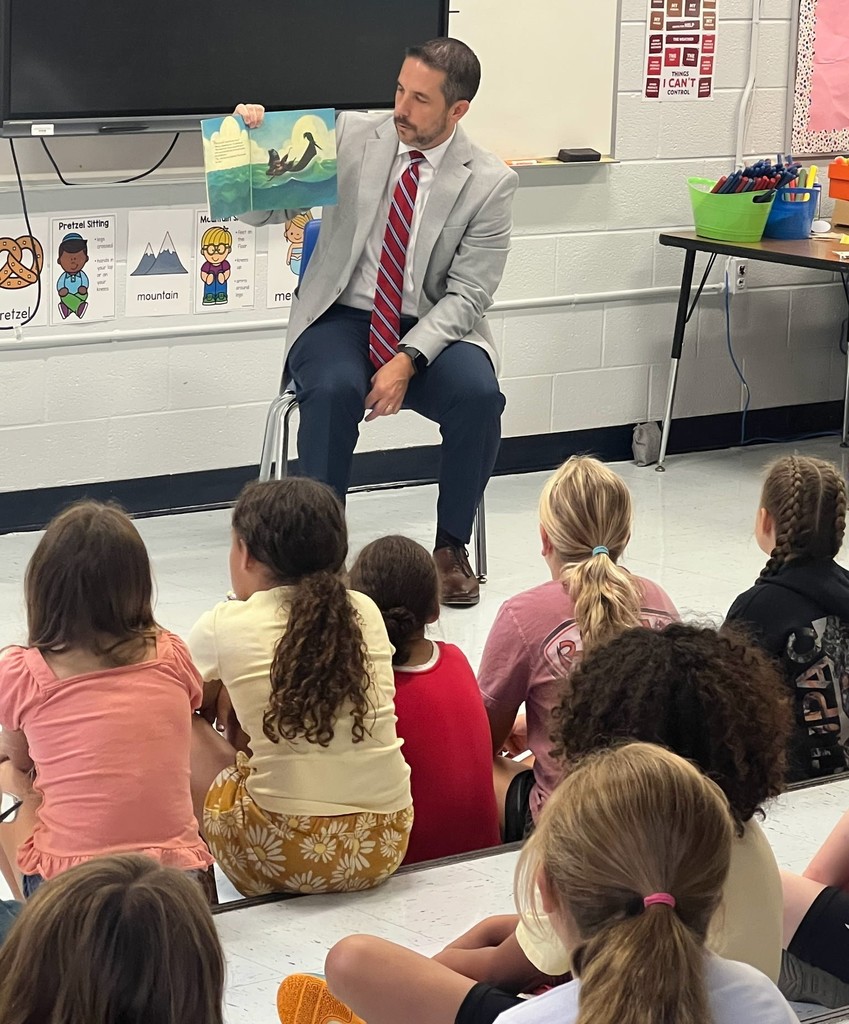 On September 24, Grays Chapel Elementary welcomed Anthony Grosch, RCSS Executive Director of Administrative Services for Students and Driver Education, who read to fourth-grade students as part of the district’s Leadership Reads program. RCSS leaders help inspire young readers and support literacy in the classroom.