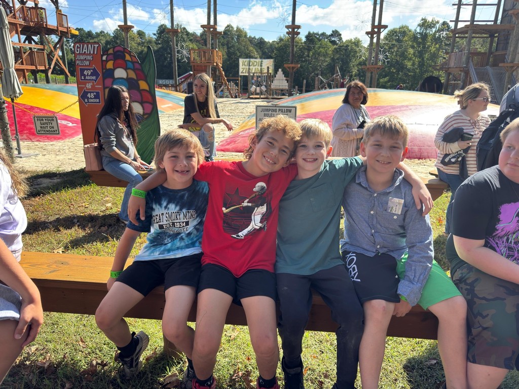 Our third grade students had an amazing field trip yesterday! They picked the perfect pumpkin, explored the corn maze at Kersey Valley, and wrapped up the day enjoying some fun at Creekside Park. It was a day full of laughter, learning, and fall adventures!